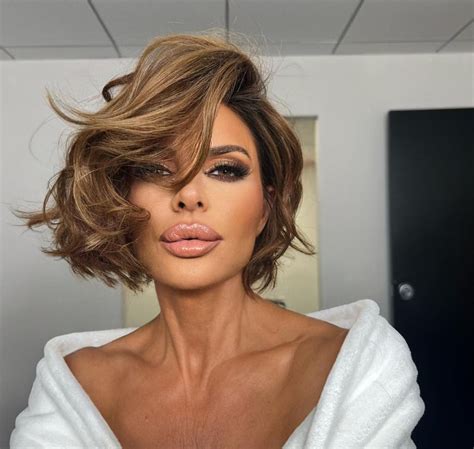 lissa rinna nude|Lisa Rinna, 60, bares all in new Instagram snap